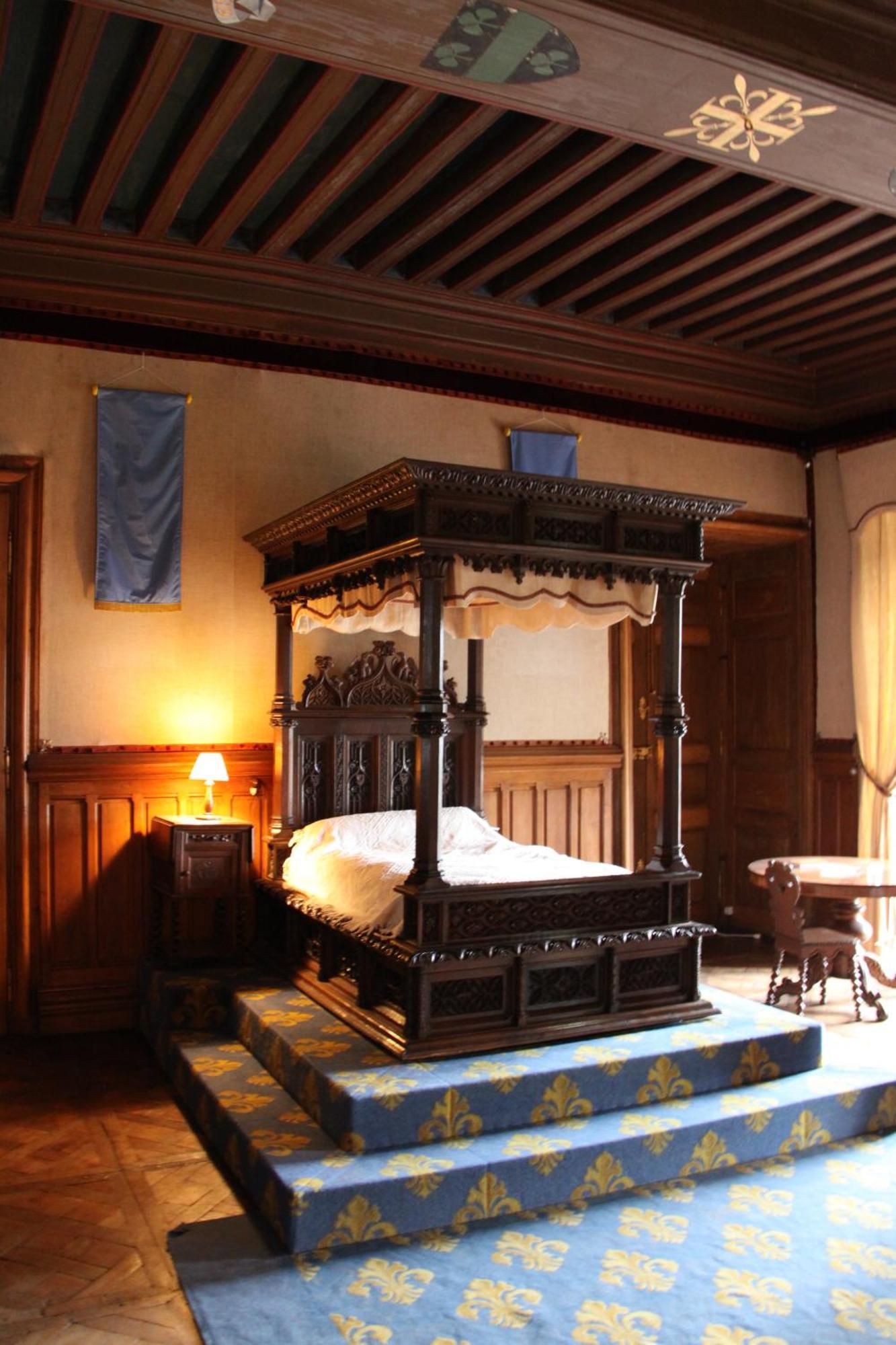 Chateau De Busset Екстериор снимка